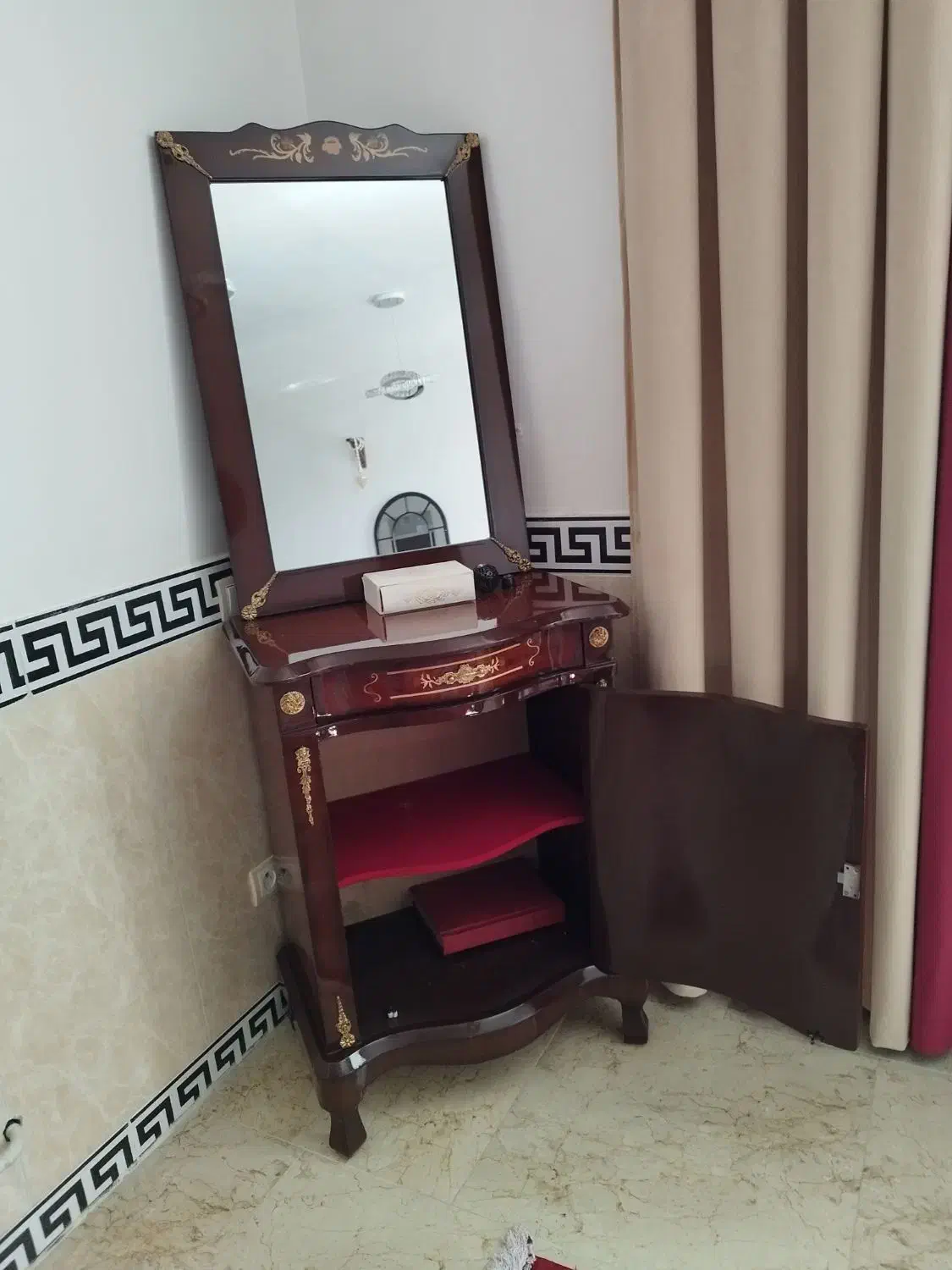 آینه کنسول معرق تک‌درب|بوفه، ویترین، کنسول|تاکستان, |دیوار