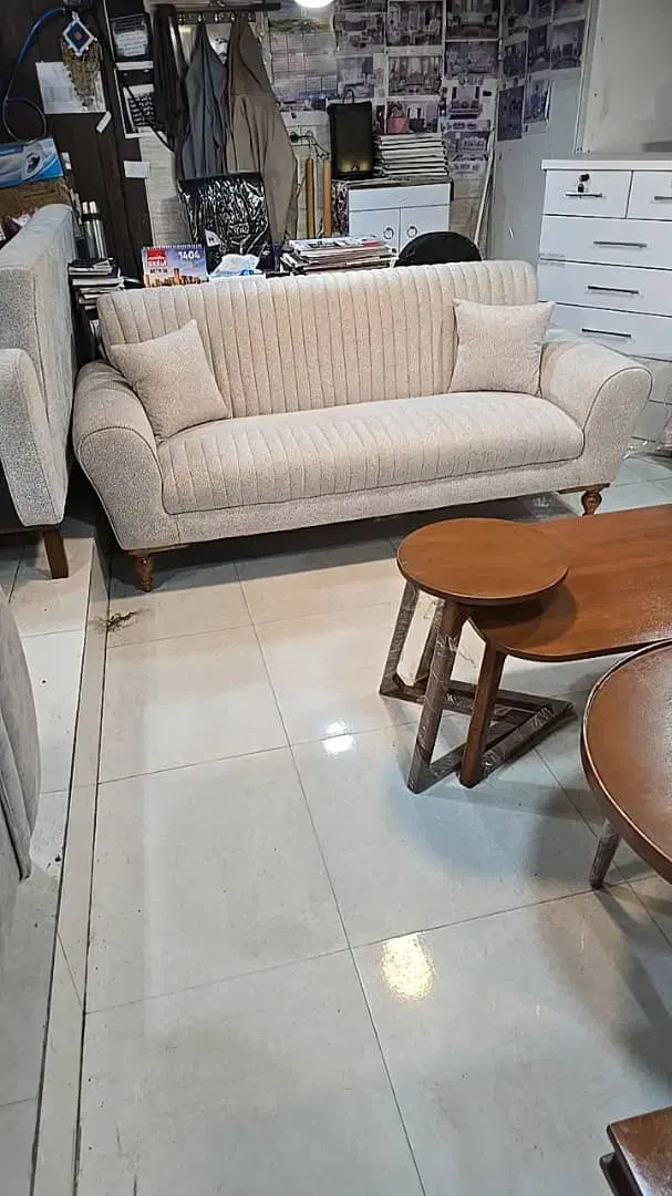 مبل راحتی کلاسیک با طراحی بی‌نظیر ++روشنا|مبلمان خانگی و میز عسلی|رشت, باهنر|دیوار