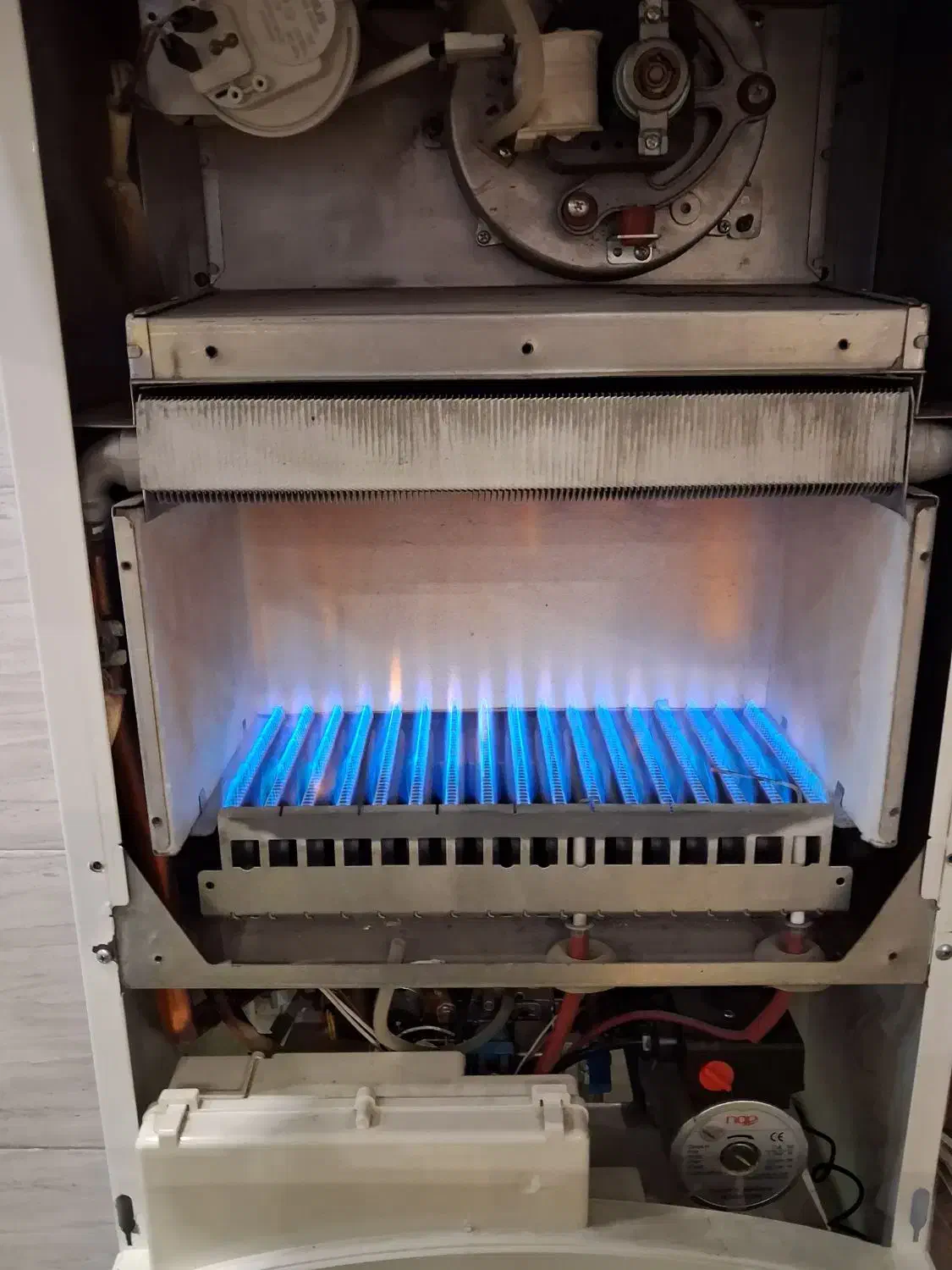 تعمیرات تخصصی و سرویس پکیج توسط مهندس مکانیک|خدمات پیشه و مهارت|تبریز, |دیوار