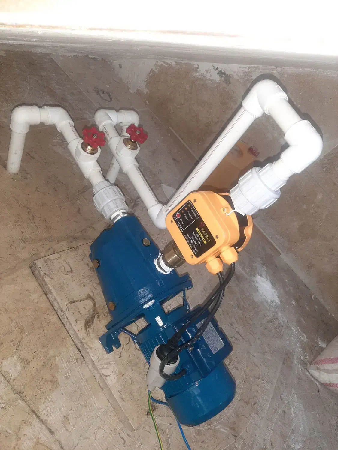 نصب پمپ آب و تعمیرات لوله کشی|خدمات پیشه و مهارت|هشتگرد, فاز ۲ مهستان|دیوار