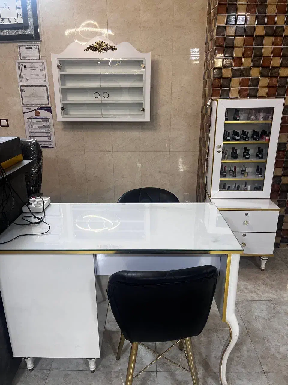 میزو باکس ناخنکاری|آرایشگاه و سالن‌های زیبایی|ملایر, |دیوار