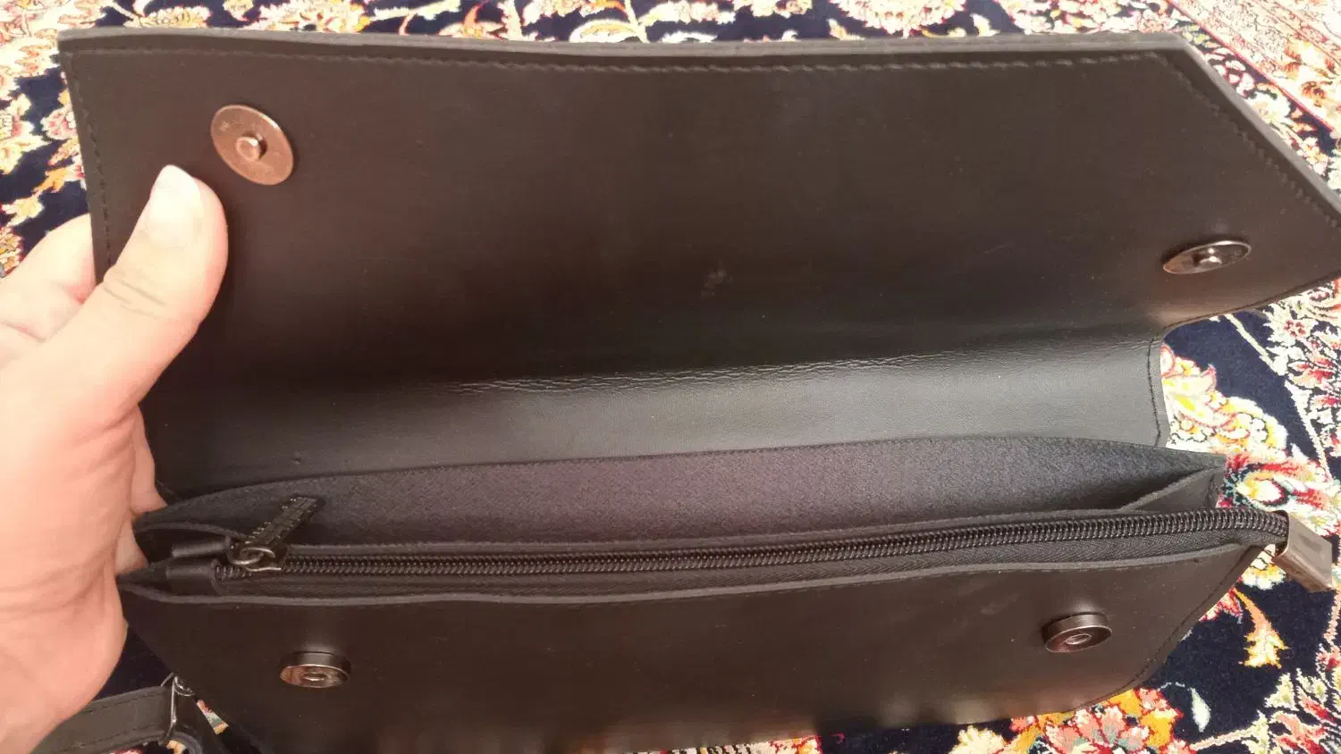 کیف مجلسی|کیف، کفش، کمربند|گلبهار, شهر جدید گلبهار|دیوار