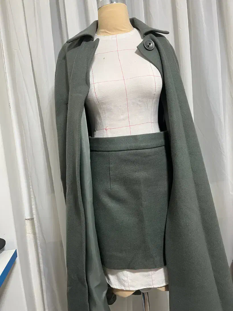 پالتو|لباس|مشهد, سجاد شهر|دیوار