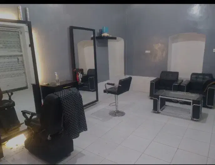 دکور ارایشگاه مردانه|آرایشگاه و سالنهای زیبایی|زابل, |دیوار