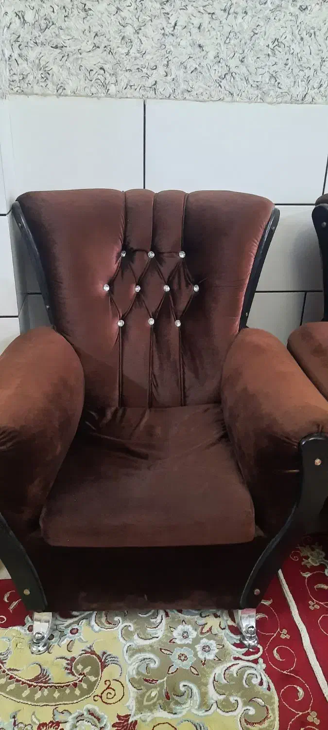 مبل ۹ نفره پارچه های سالم. رنگ زرشکی|مبلمان خانگی و میز عسلی|برخوار, |دیوار