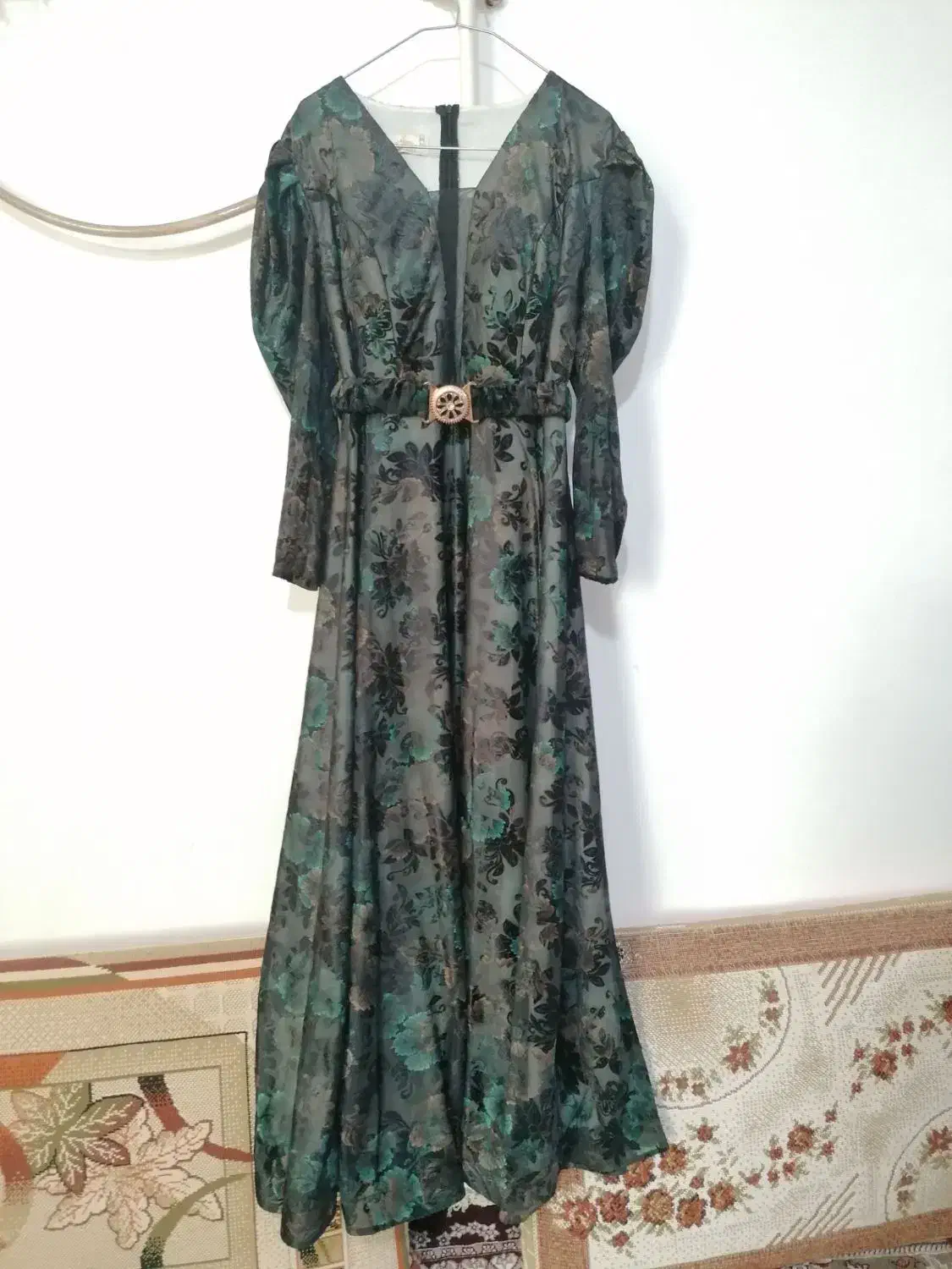 لباس مجلسی|لباس|اسفرورین, |دیوار