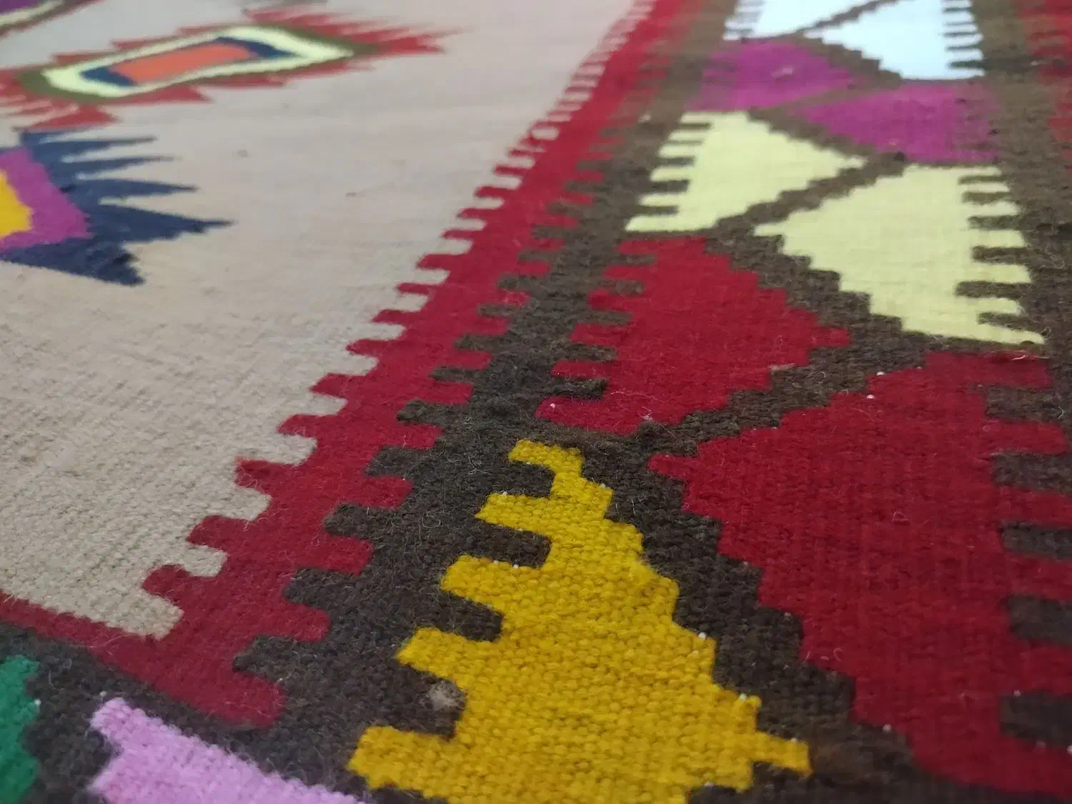 گلیم دست باف|گلیم، جاجیم، گبه|بندر انزلی, جهانگانی|دیوار