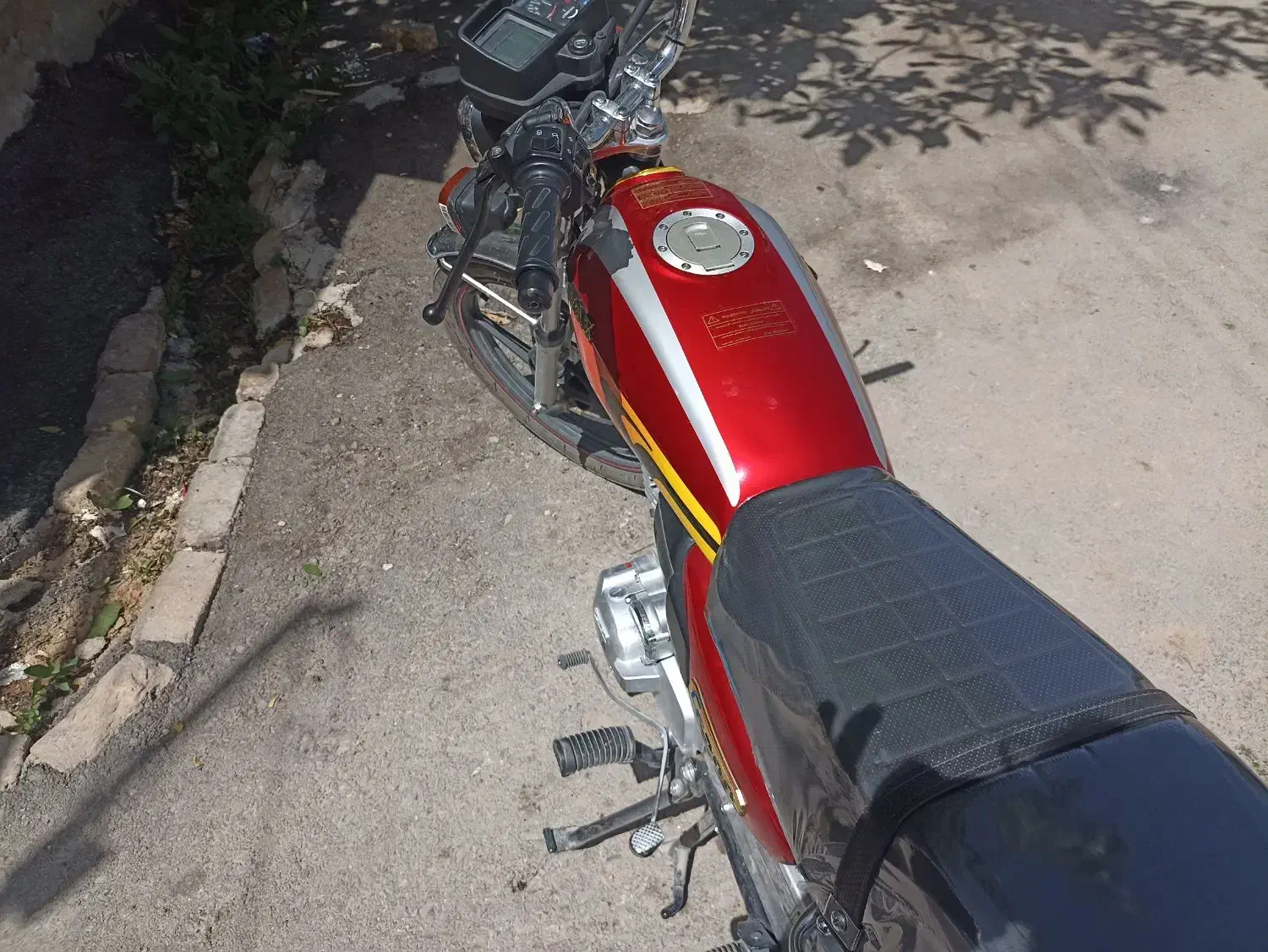 موتور مدل ۱۴۰۱تمیز قیمتشو خوب گفتم|موتورسیکلت|سمیرم, |دیوار