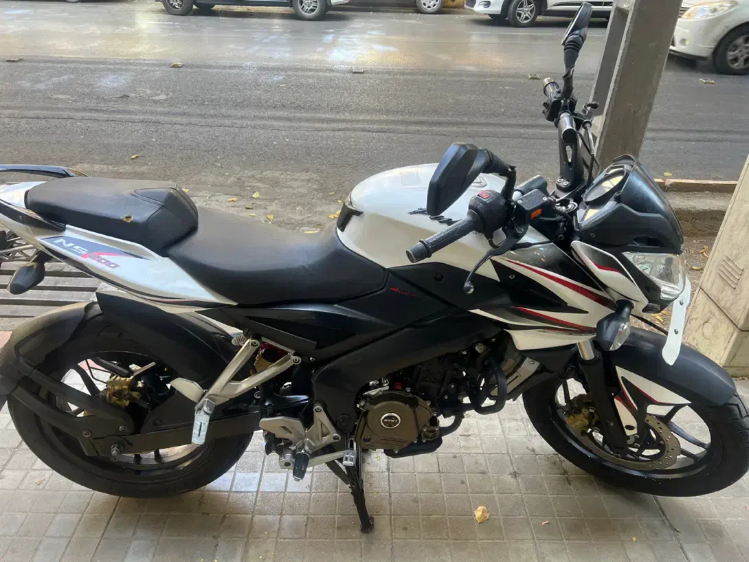 پالس ان اس۲۰۰ مدل ۹۵ تک برگ سند|موتورسیکلت|اصفهان, خواجو|دیوار