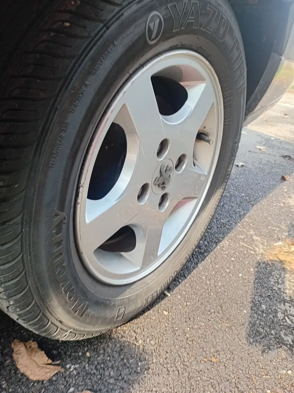 ۴۰۵ مدل ۸۳ فروشی|خودرو سواری و وانت|لاهیجان, لیالستان|دیوار