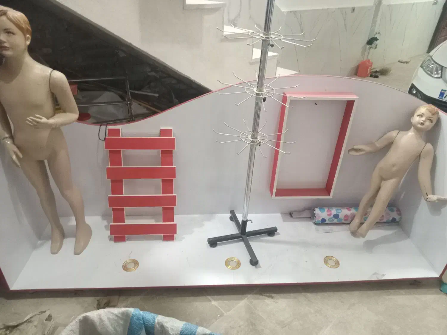 ویترین، رگال جوراب، رگال لباس، مانکن کودک ودزدگیر|فروشگاه و مغازه|نورآباد, |دیوار