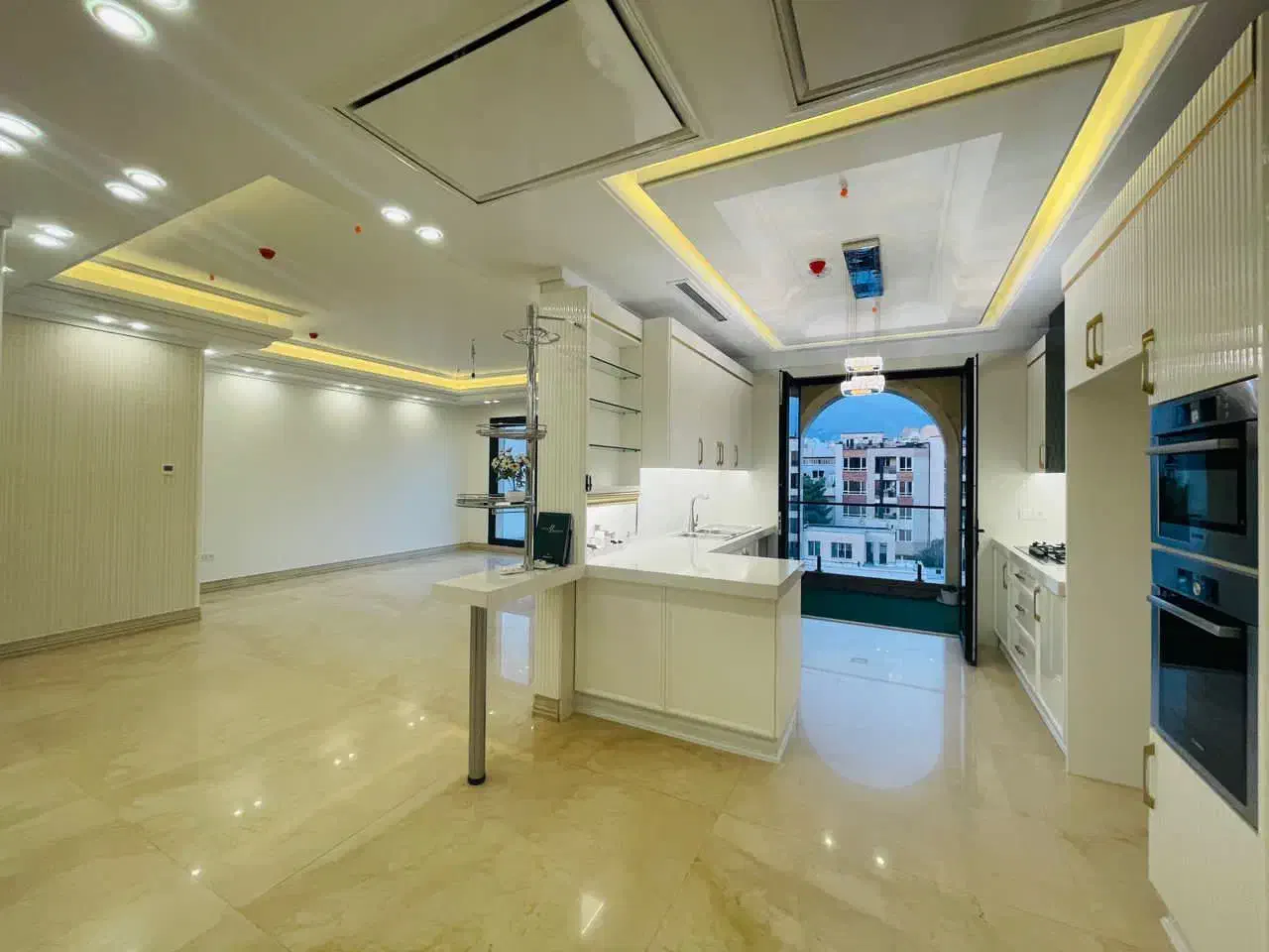 قیطریه ۲۱۰متر مدرن ونعو کلاسیک نوساز ویو دار|اجارهٔ آپارتمان|تهران, قیطریه|دیوار