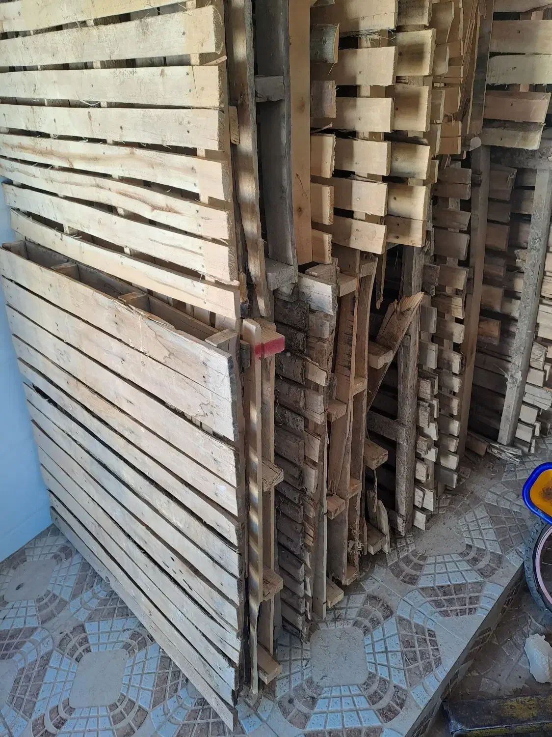 پالت چوبی زیر سرامیک|مصالح و تجهیزات ساختمان|هندمینی, |دیوار