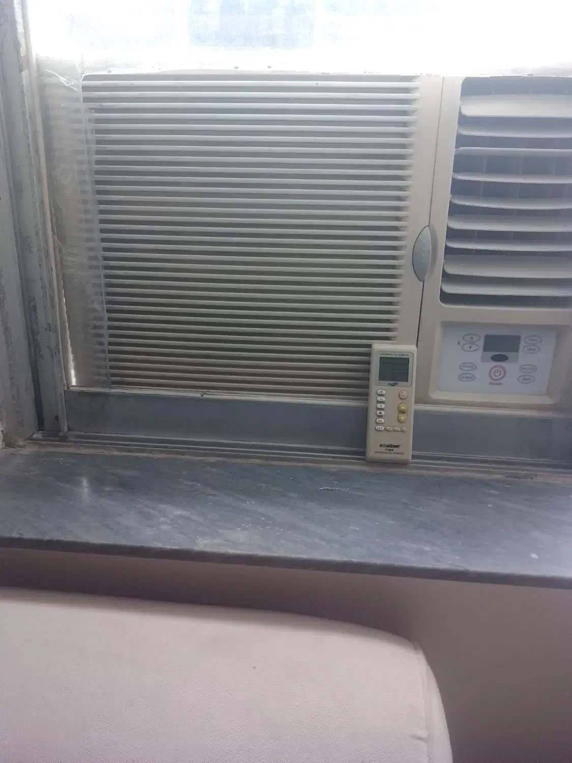 کولر پنجره ای 19000|کولر گازی و فن‌کوئل|رشت, توشیبا|دیوار