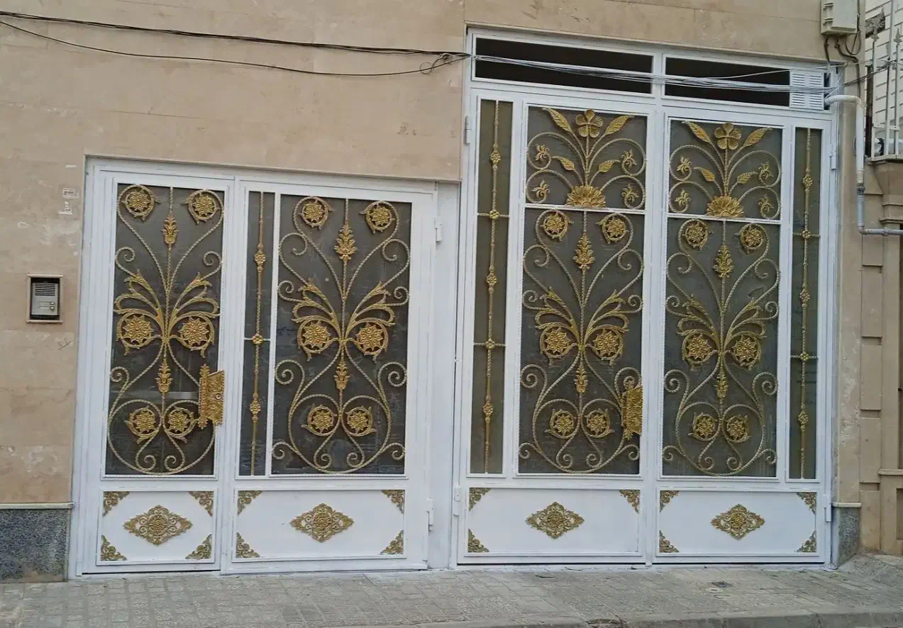 رنگ درو پنجره باپیستوله|خدمات پیشه و مهارت|محمدیه-قزوین, |دیوار