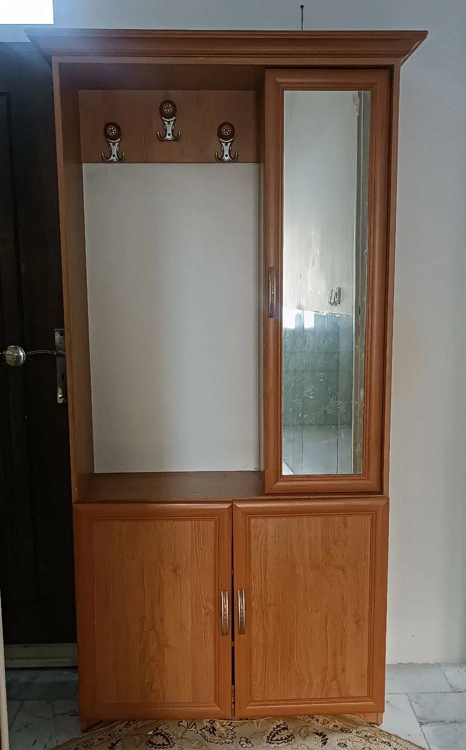 جاکفشی|جاکفشی، کمد، دراور|قدس, شهر‌قدس|دیوار