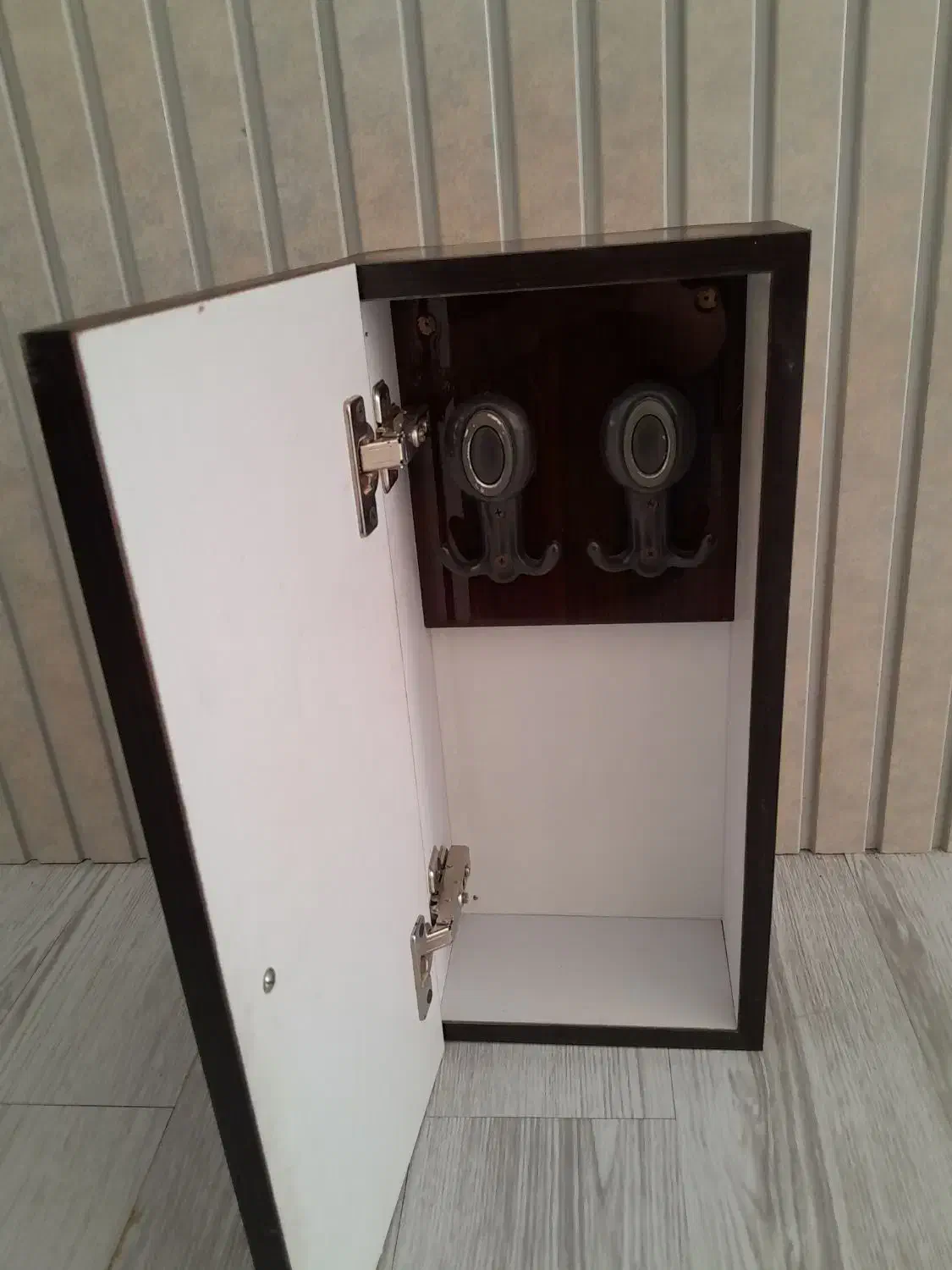 باکس چوبی هایگلاس شیک|لوازم سرویس بهداشتی|اصفهان, مشکین|دیوار