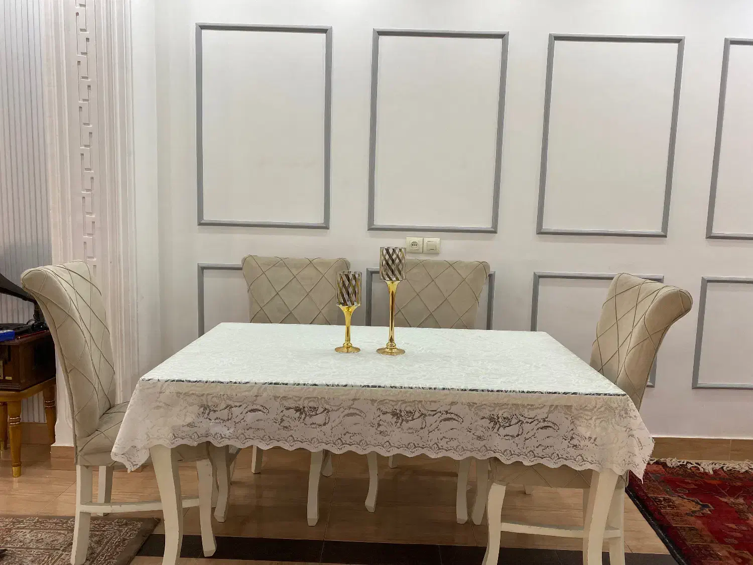 میزناهار خوری ۶نفره  ۴عدد استخونی ۲عدد بنفش|میز و صندلی غذاخوری|رشت, لاکان شهر|دیوار