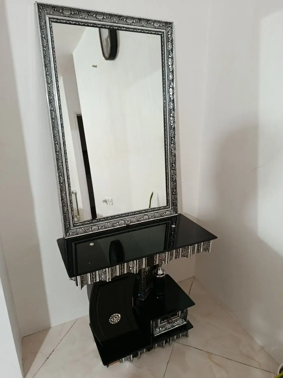 اینه مدرن|آینه|صفادشت, |دیوار