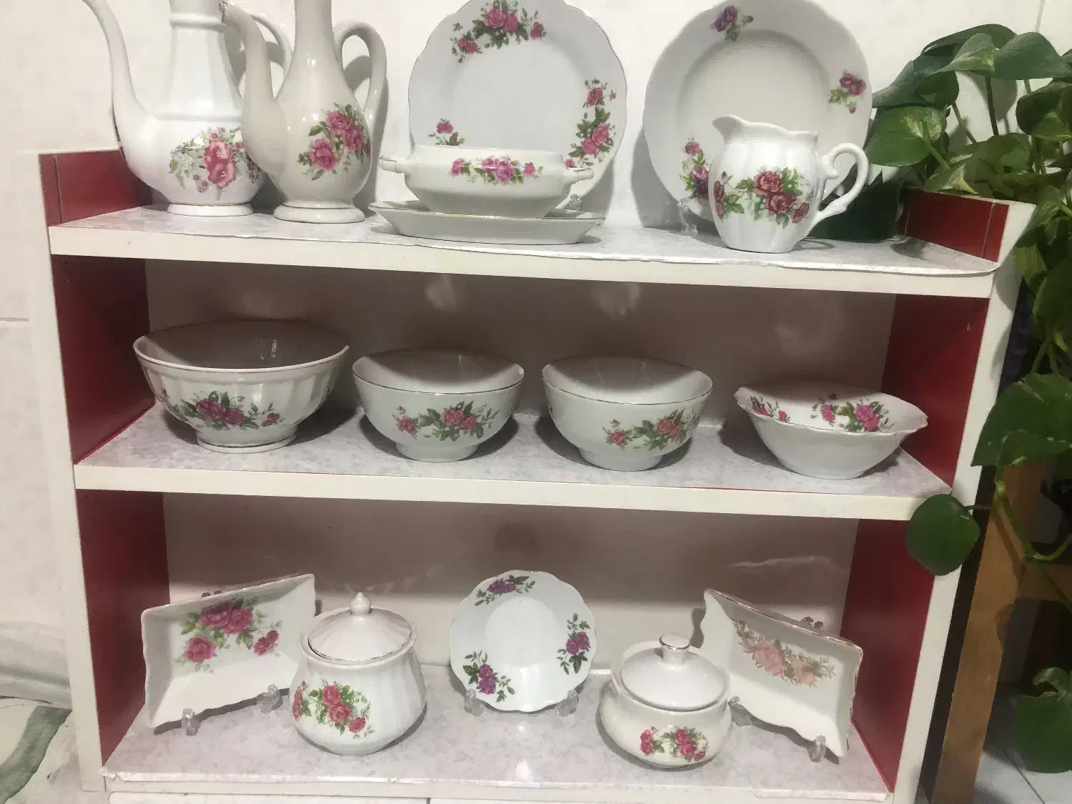 ظروف پذیرایی گل سرخی قدیمی|ظروف سرو و پذیرایی|ساری, |دیوار