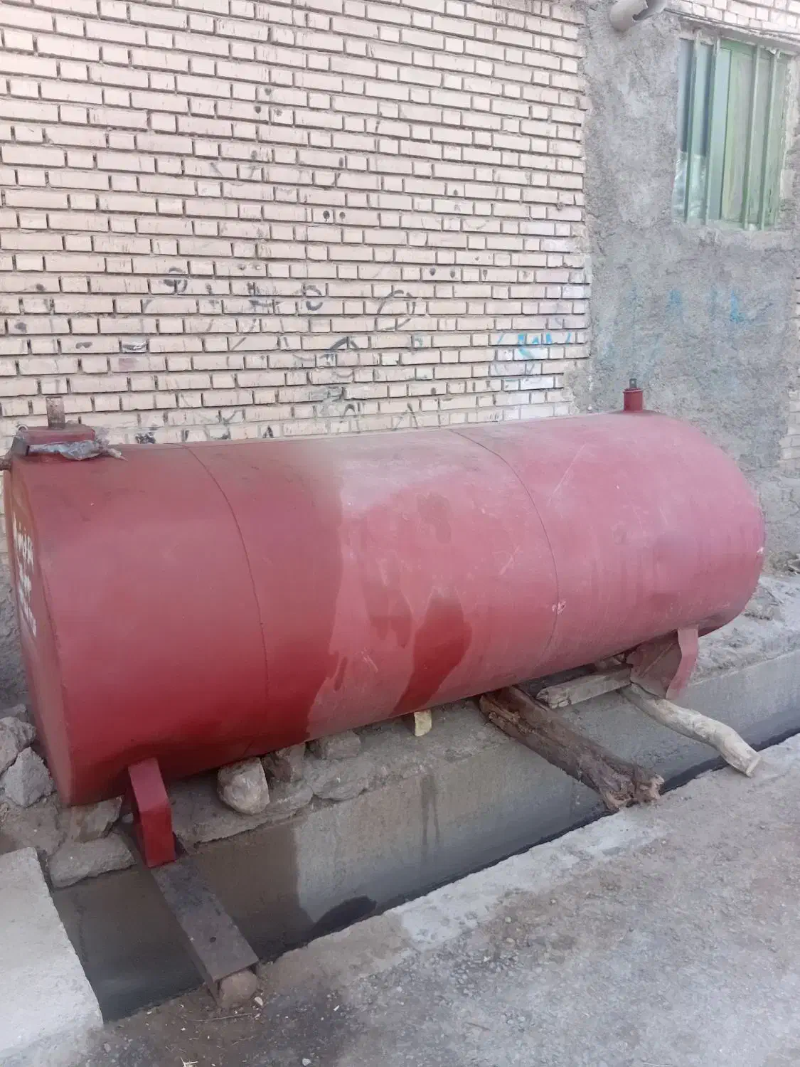 تانک اب وگازوییل|مصالح و تجهیزات ساختمان|خانمیرزا, |دیوار