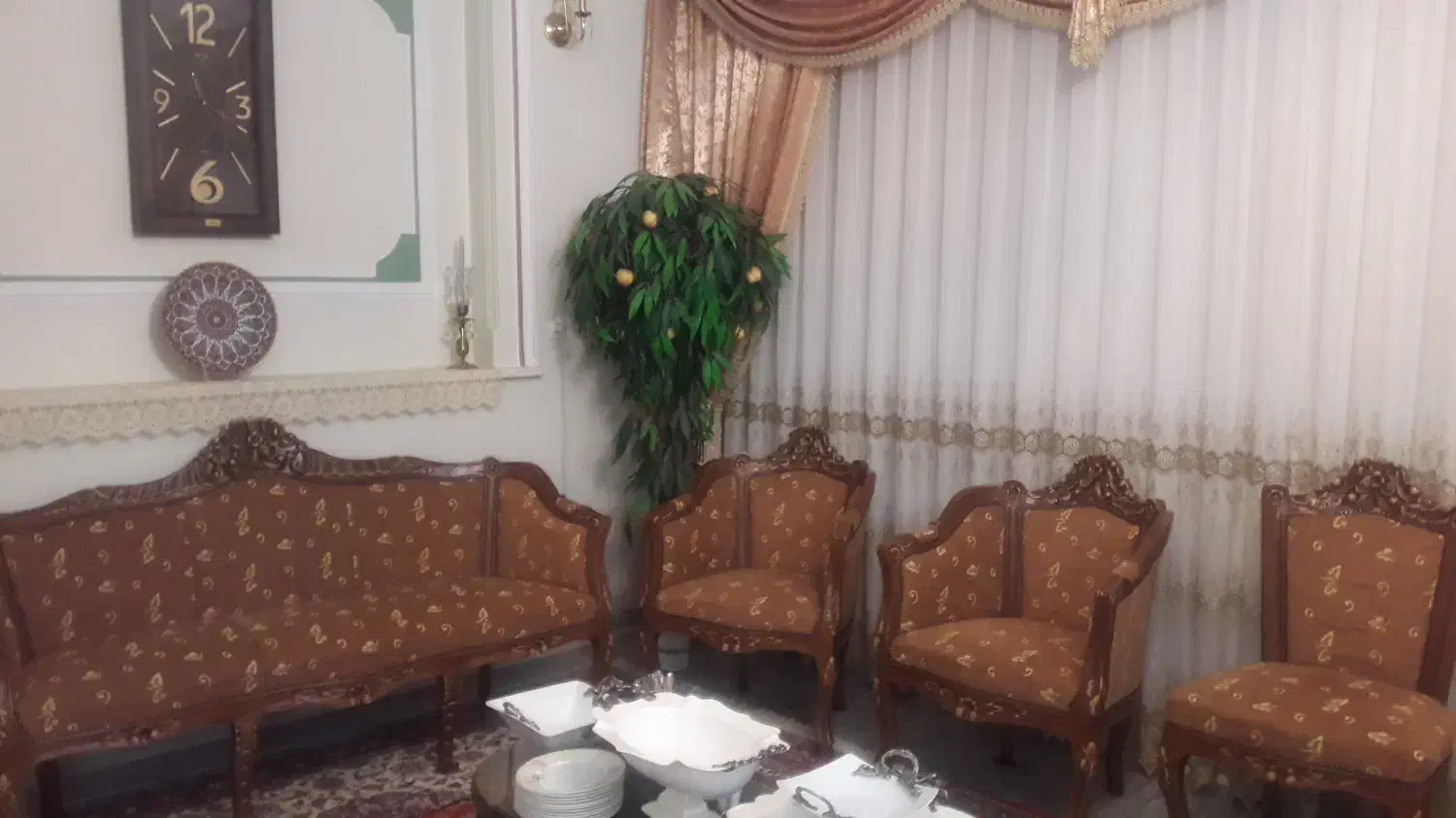 فروش مبلمان سلطنتی|مبلمان خانگی و میز عسلی|گلپایگان, |دیوار