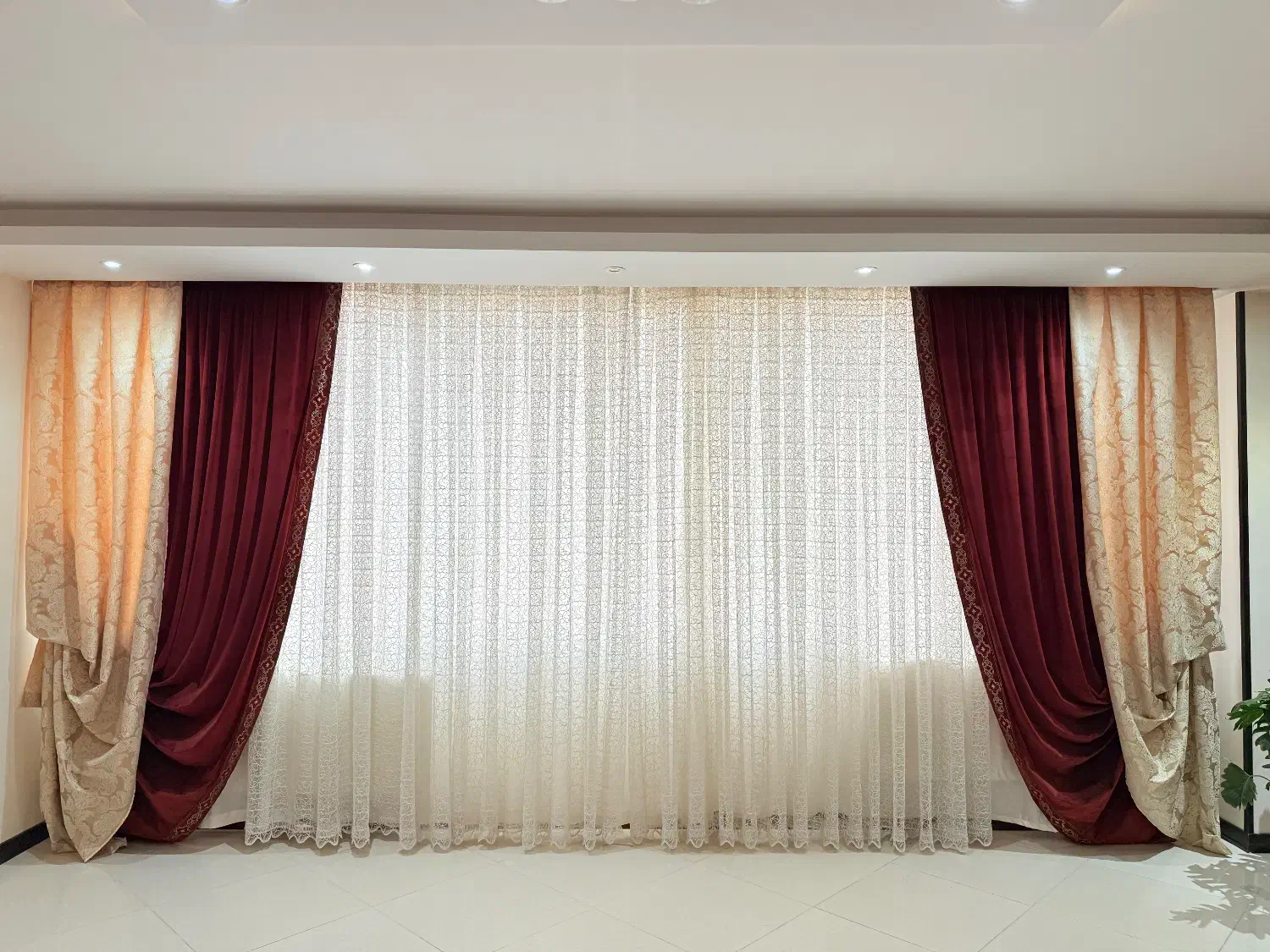 پرده|پرده، رانر، رومیزی|شاهین‌شهر, فردوسی|دیوار