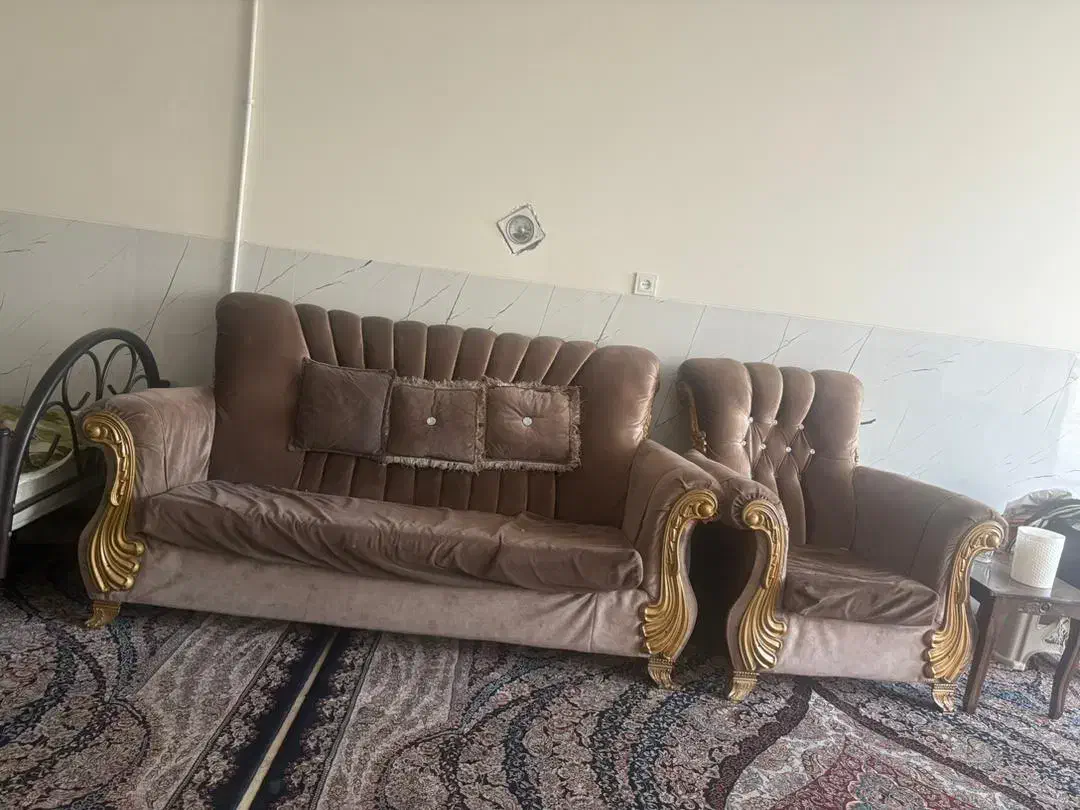 مبل هفت نفره دست دوم|مبلمان خانگی و میز عسلی|یزد, |دیوار