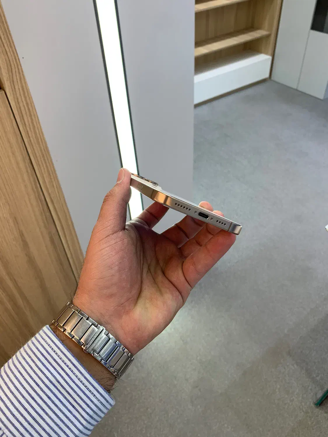 آیفون ۱۶ پرومکس iphone 16 pro max|موبایل|اصفهان, گلزار|دیوار