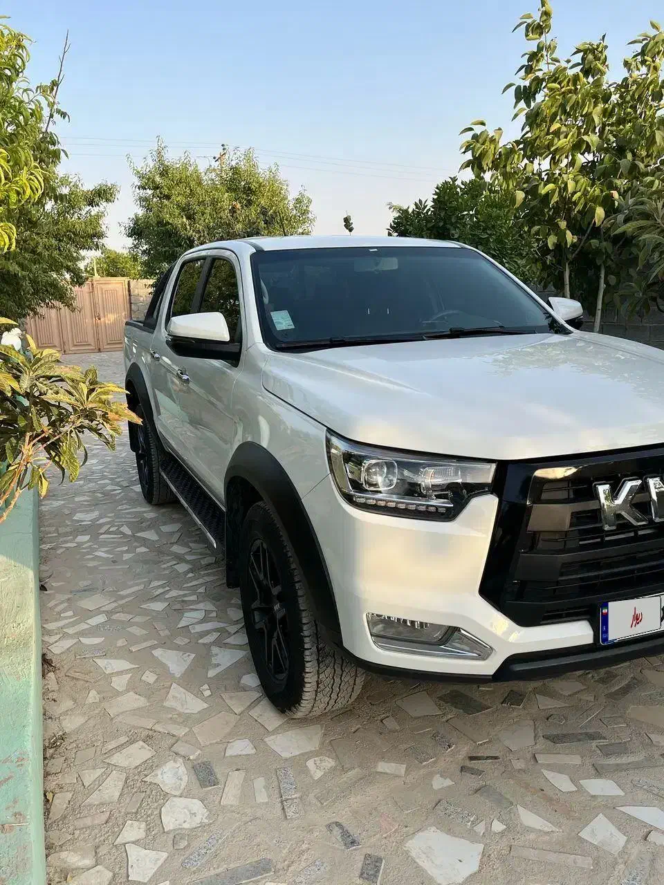 کی ام سی t8مدل ۴۰۲ در حد صفر|خودرو سواری و وانت|شیراز, دینکان|دیوار