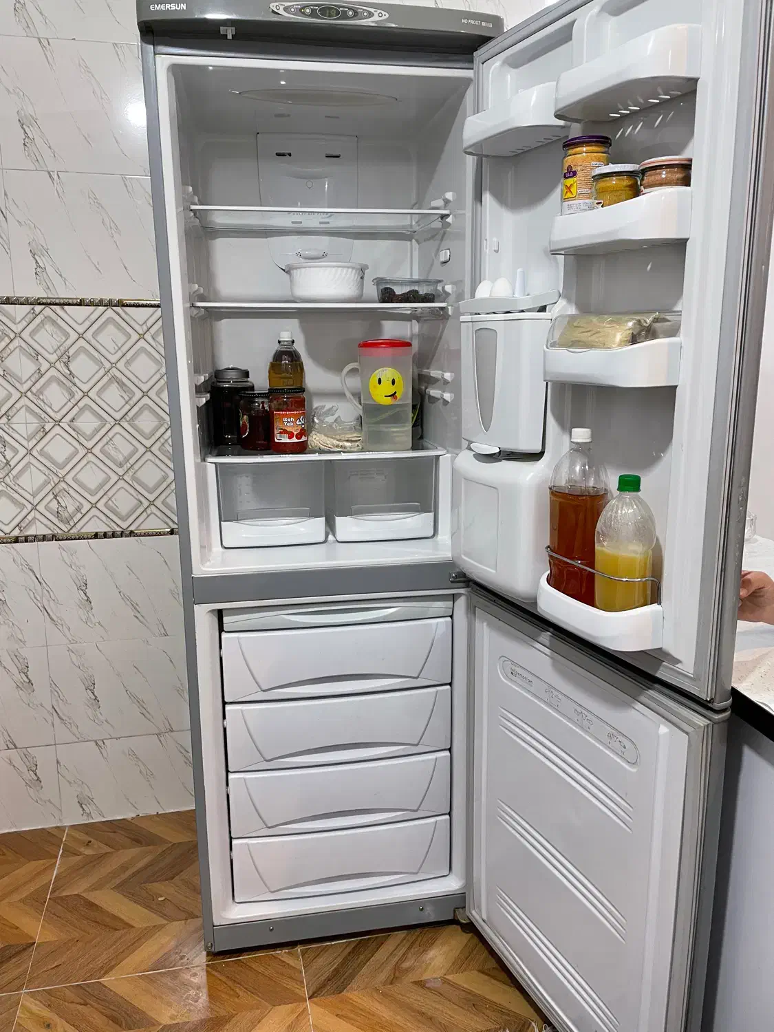 یخچال و فریزر امرسان|یخچال و فریزر|سیسخت, |دیوار