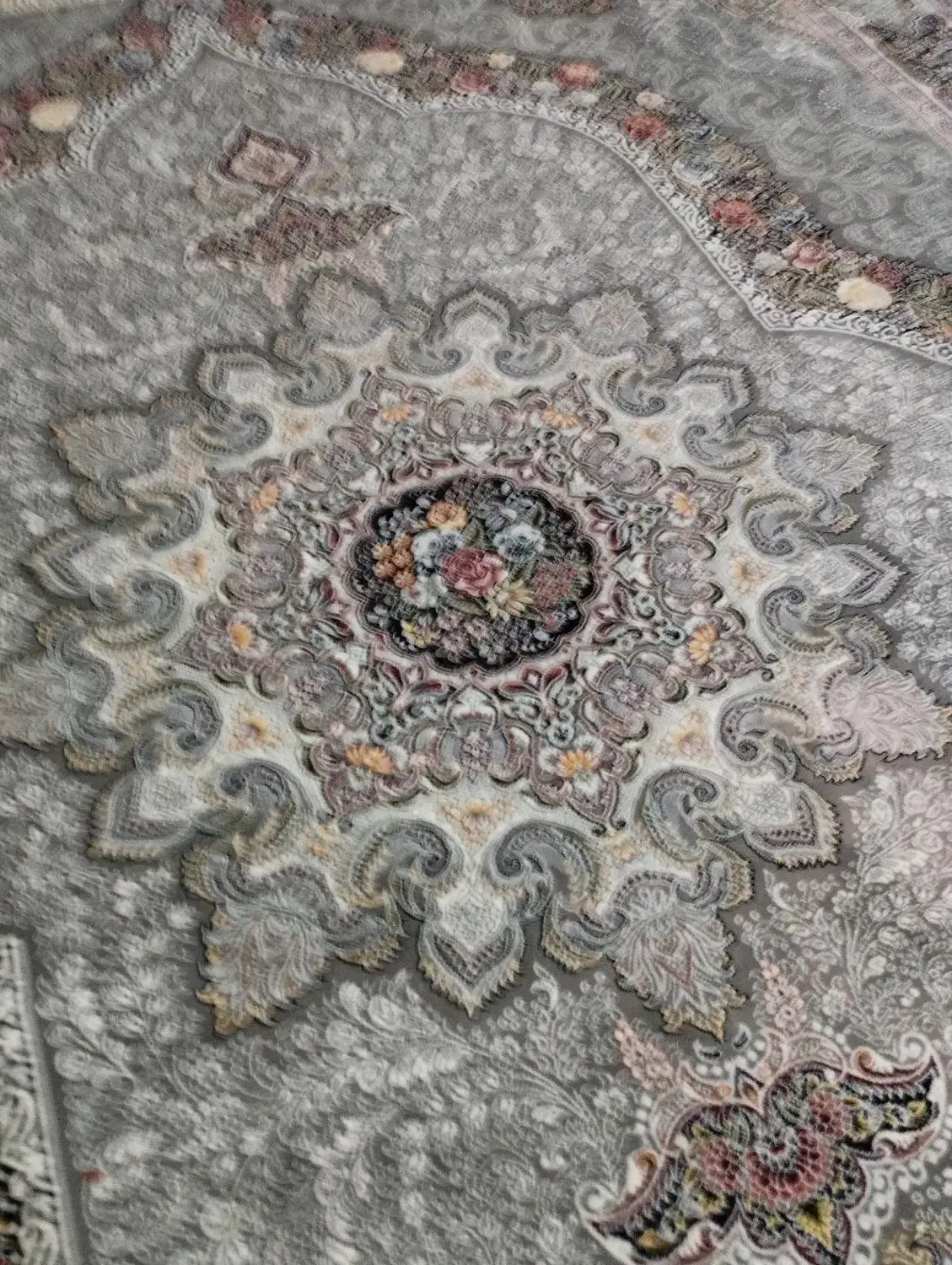 دو عدد فرش یکی ۹ متری یکی ۶ متر|فرش|مشهد, خواجه ربیع|دیوار