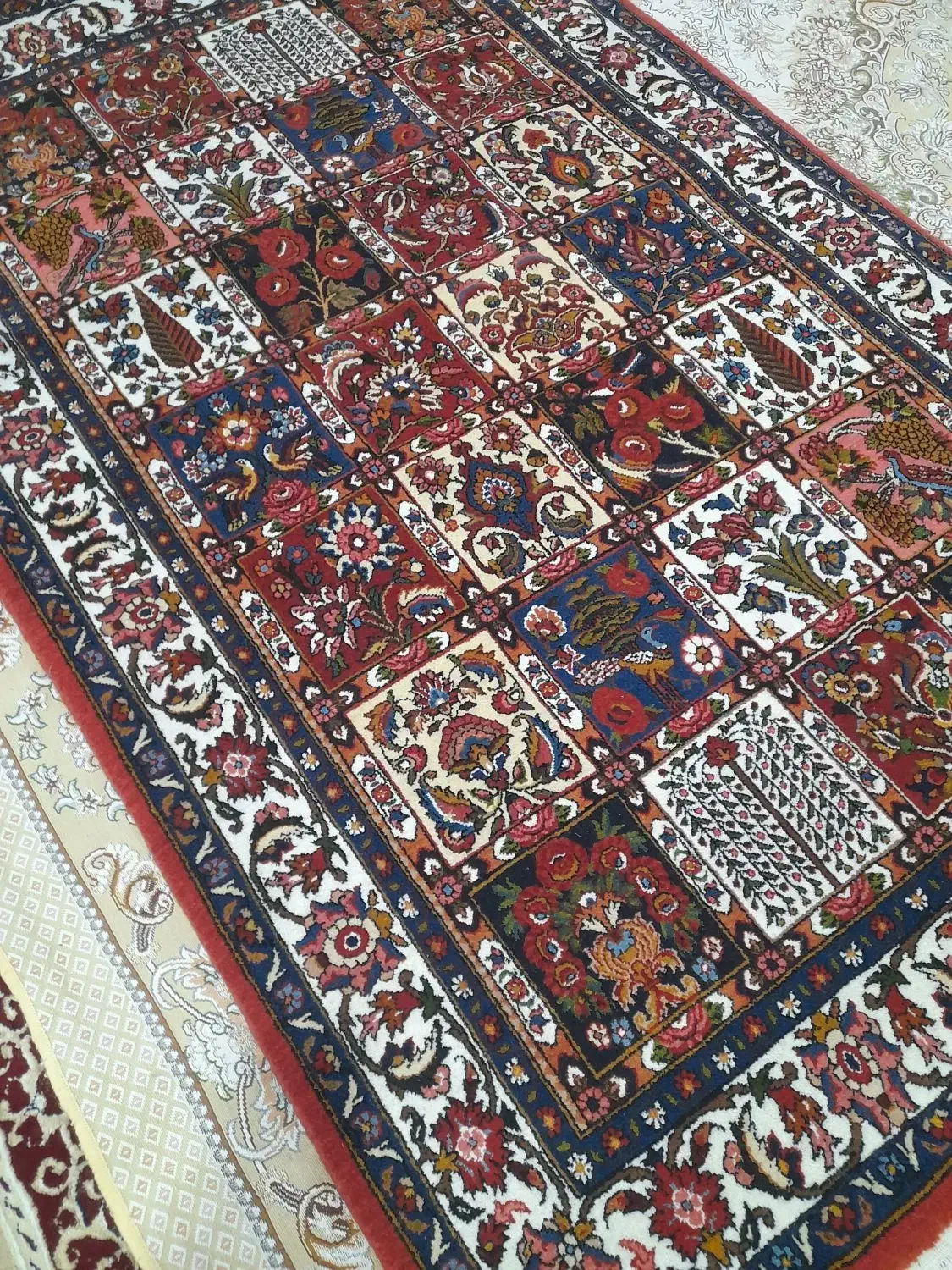 قالی دست بافت|فرش|شهرکرد, |دیوار