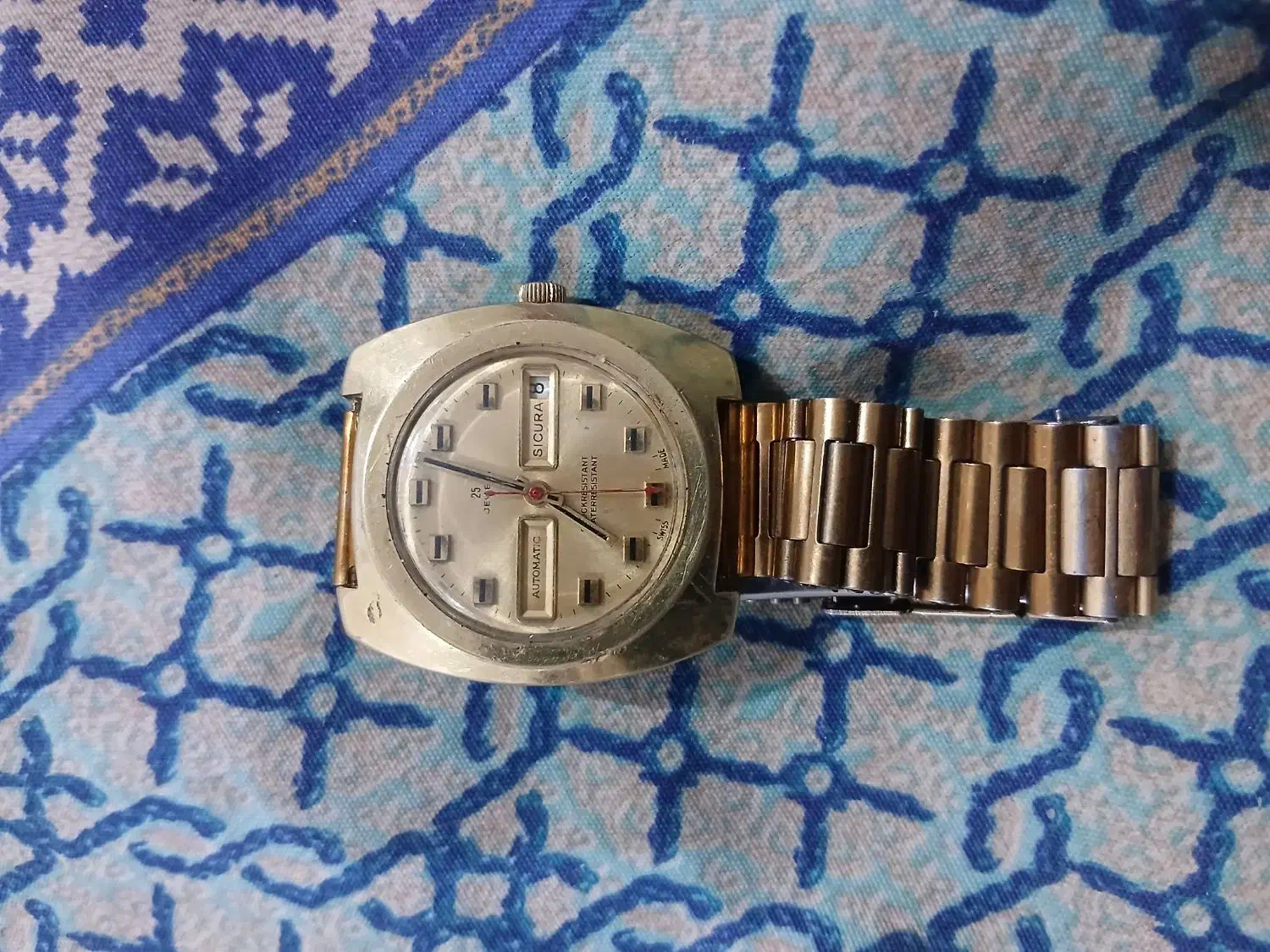 ساعت سیکورا|ساعت|مبارکه, |دیوار