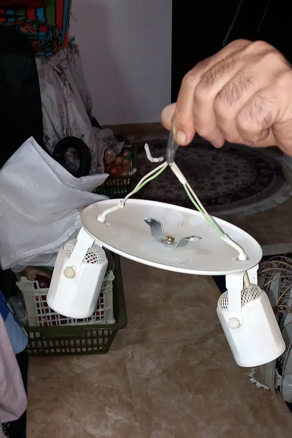 لوستر و پایه لامپ|لوستر و چراغ آویز|رشت, رودبارتان|دیوار