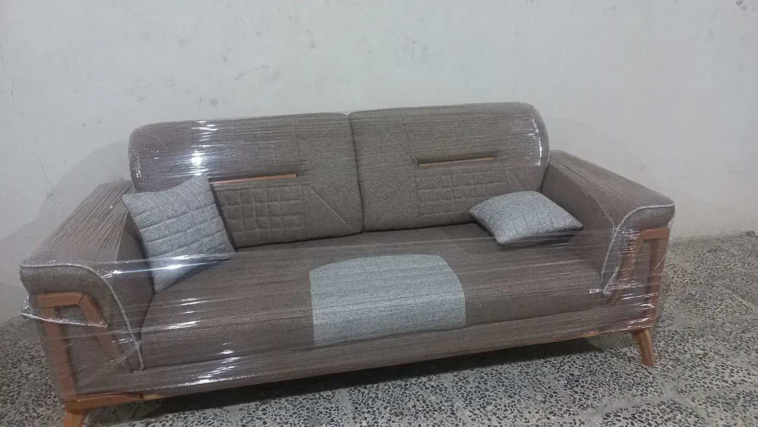 مبل نیم ست نو ( ۵ نفره )|مبلمان خانگی و میز عسلی|مبارکه, |دیوار