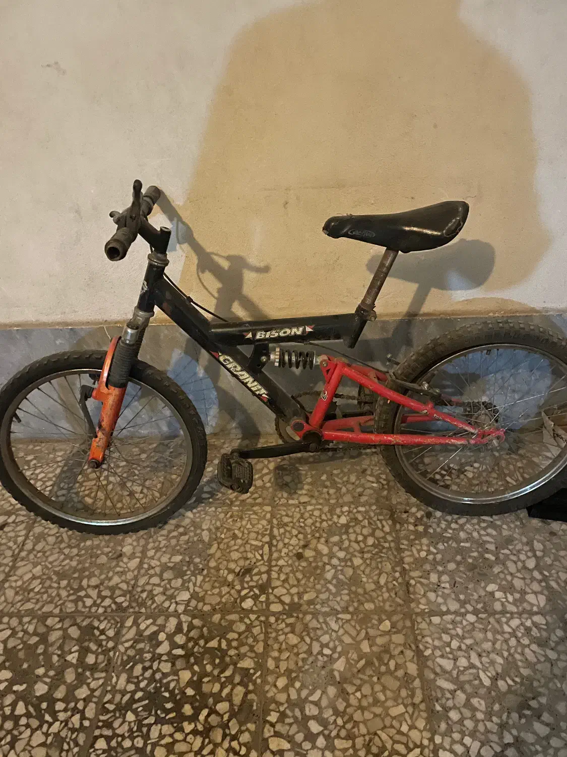 دوچرخه|دوچرخه، اسکیت، اسکوتر|اندیشه, شهرک صدف|دیوار