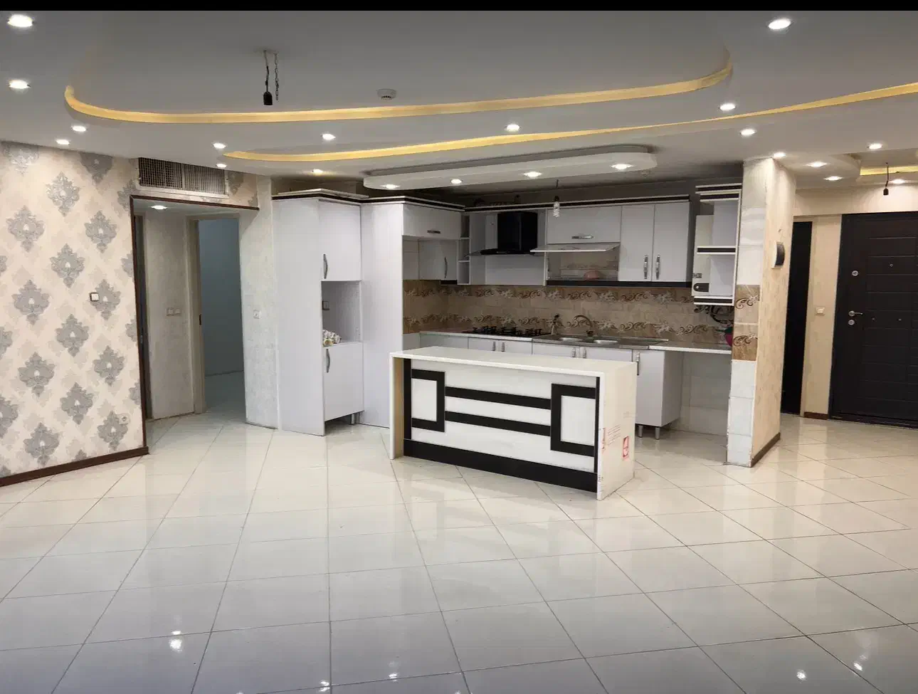 آپارتمان سه خوابه ۱۲۵ متری بر خیابان دستغیب|فروش آپارتمان|شیراز, فرگاز|دیوار