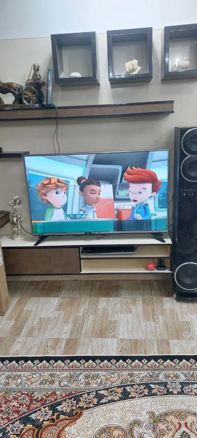 تلویزون ال جی ۴۹ اینج|تلویزیون و پروژکتور|کیاشهر, |دیوار