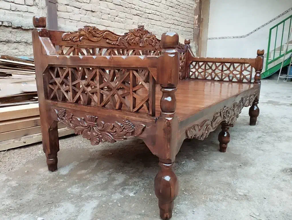 تخت سنتی تماما هنردست|صندلی و نیمکت|چهارباغ, |دیوار