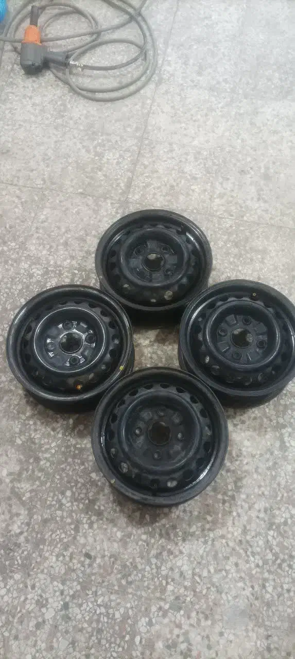 4عدد رینگ پراید بدون جوش و تاپ با قیمت مناسب|قطعات یدکی و لوازم جانبی|رشت, شهرک شهید رجایی|دیوار