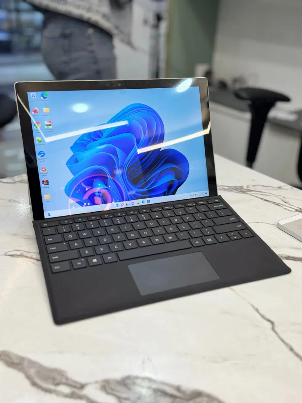 تبلت ویندوزی سیمکارت خور Surface pro 5|تبلت|شیراز, ملاصدرا|دیوار