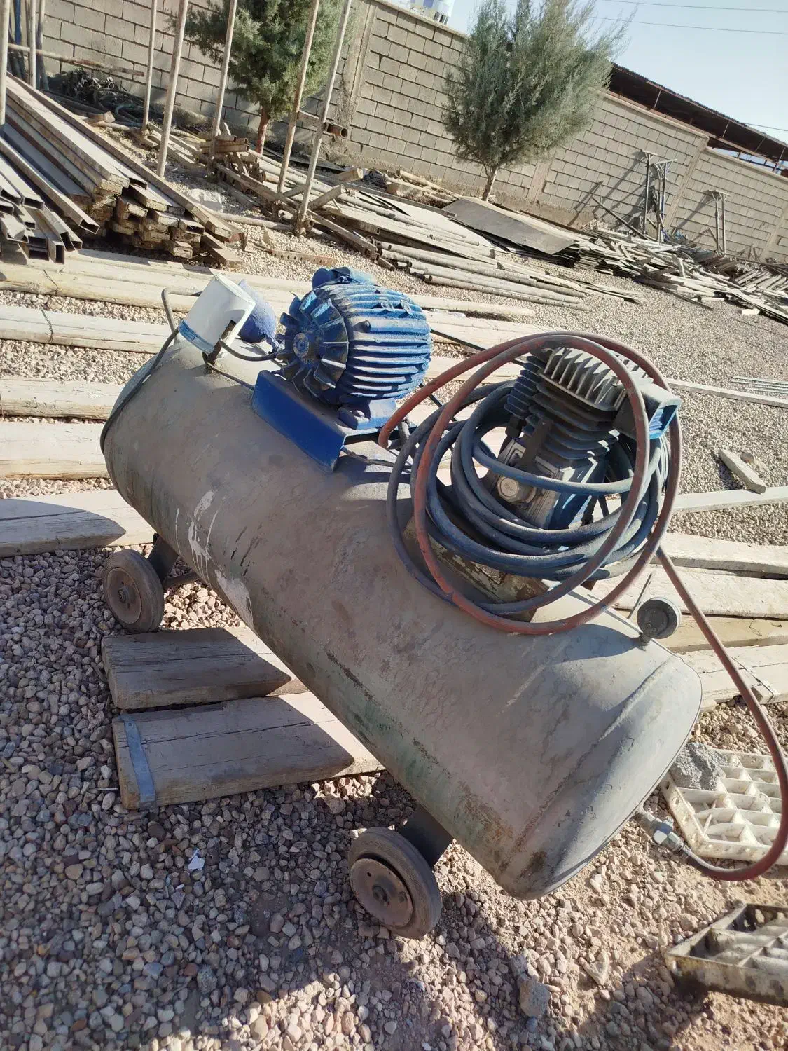 پرس 30 تن، پمپ باد|ماشینآلات صنعتی|صدرا-فارس, فاز ۱|دیوار