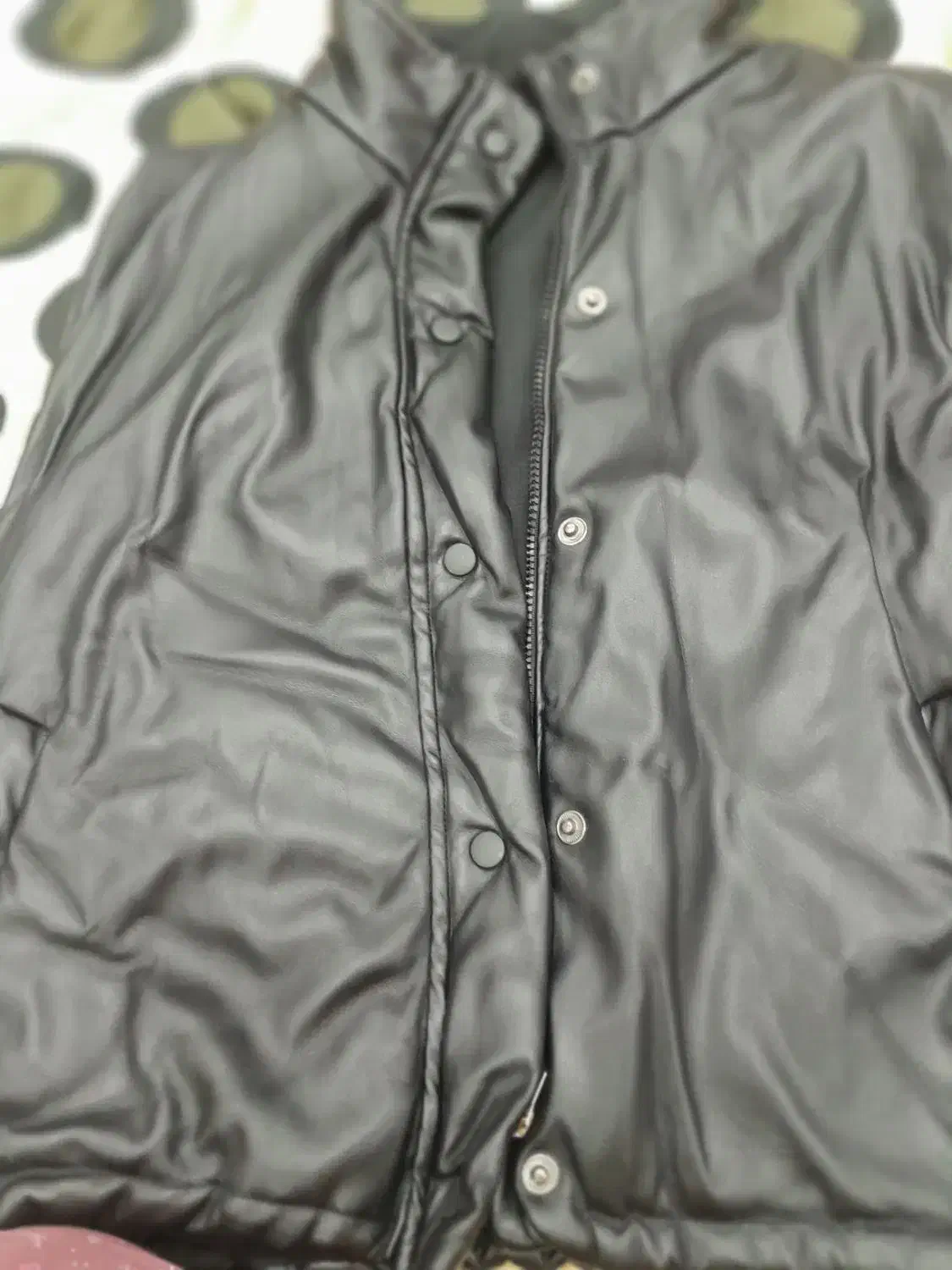 پافر چرم|لباس|اراک, |دیوار