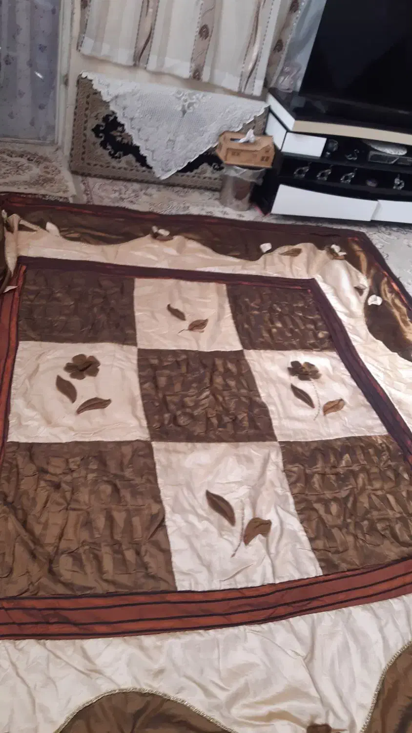 لاحاف|رختخواب، بالش، پتو|قم, شهر قائم|دیوار