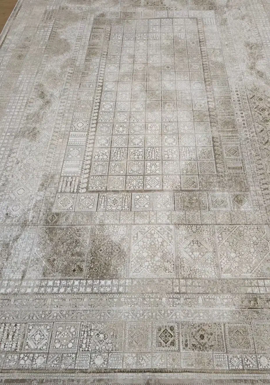 فرش ۱۲ متری|فرش|نیشابور, ابراهیم ادهم|دیوار