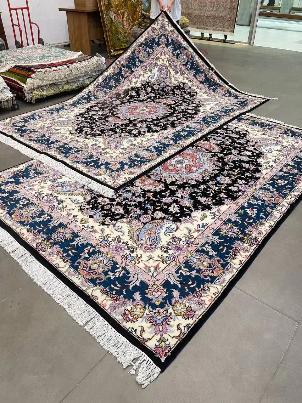 فرش دستباف (بساک)جفت ۶ م طرح سالاری گل ابریشم|فرش|مشکین‌دشت, |دیوار