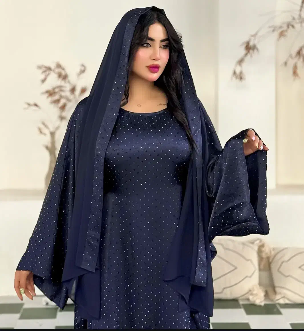 مانتوعبا . کفتان|لباس|اهواز, زیتون کارگری|دیوار