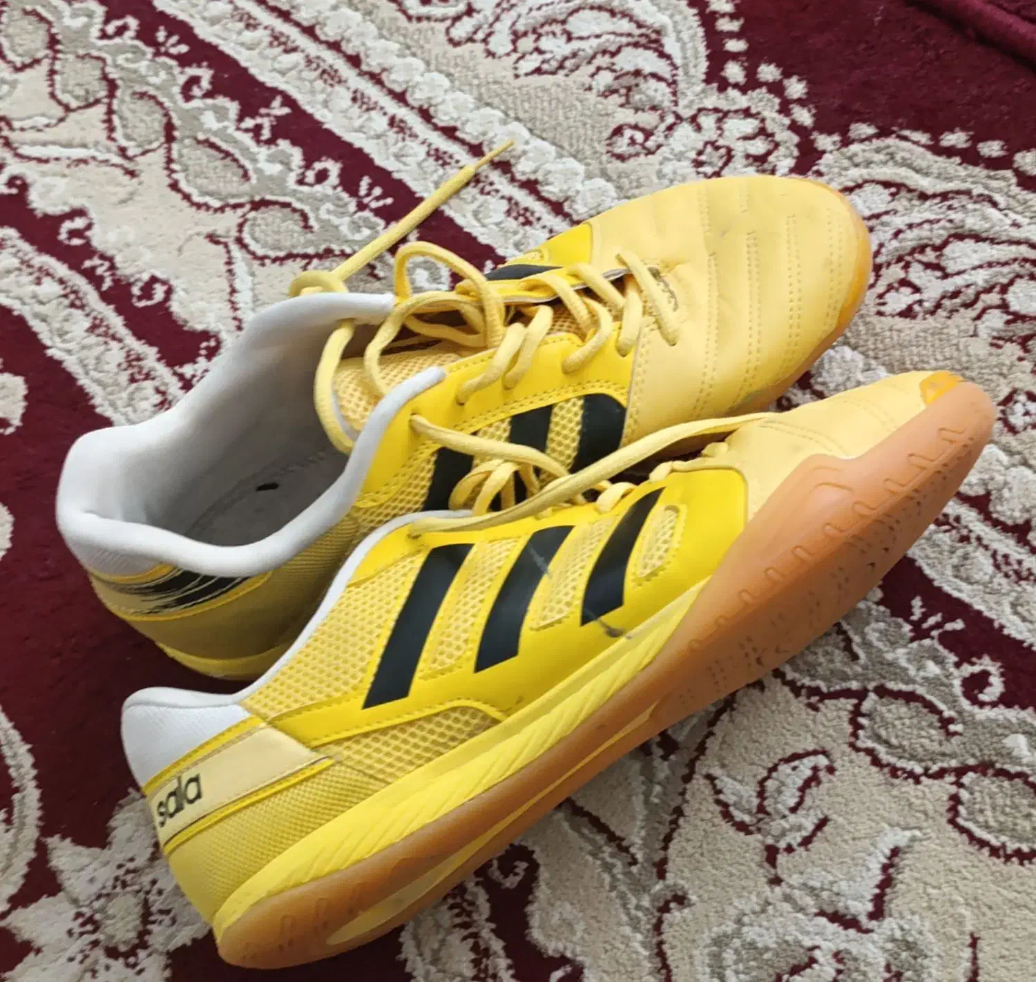 کفش فوتسال|کیف، کفش، کمربند|فسا, |دیوار