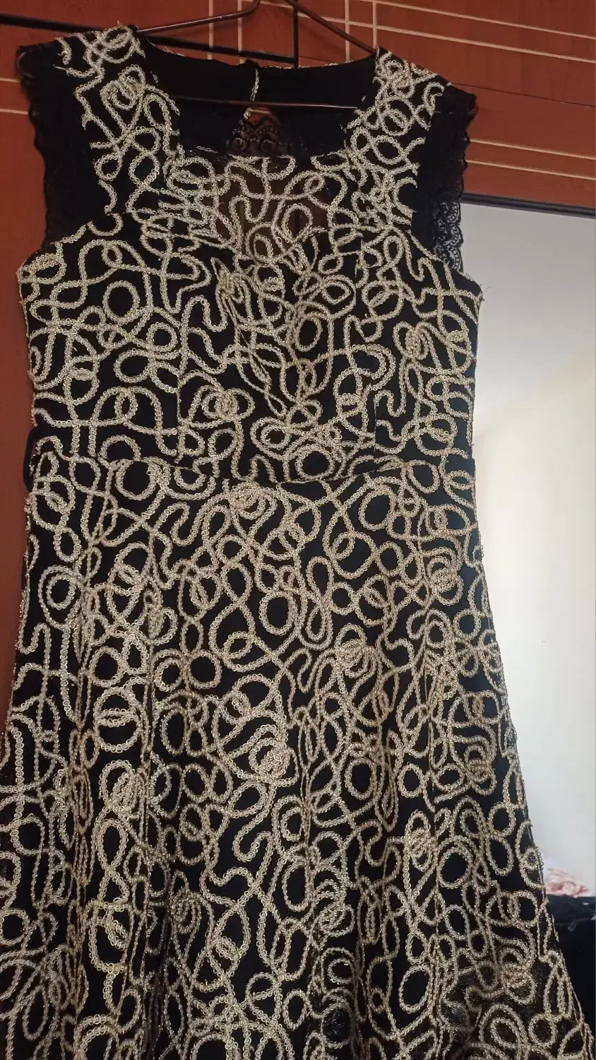 لباس|لباس|شیراز, شهرک ولیعصر|دیوار